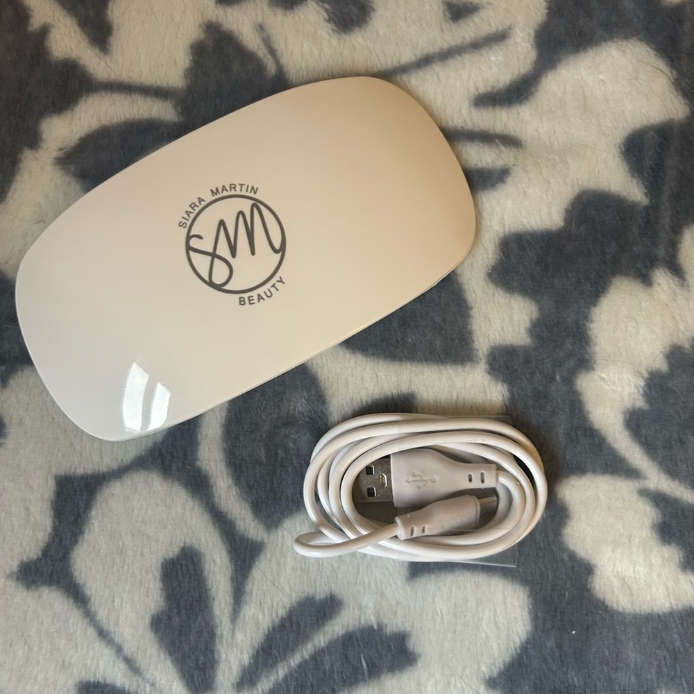 Siara Martin Beauty LED Nail Lamp